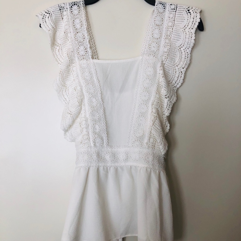 Short-sleeved White Lace Trim Top